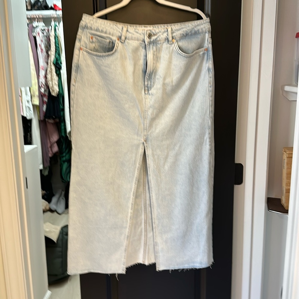 Stradivarius size 10 skirt
